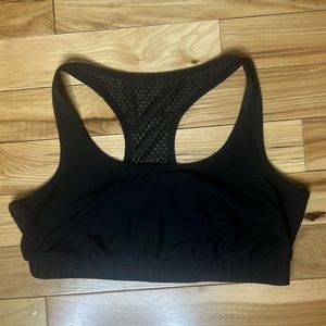 Love sick black sports bra size L? No size